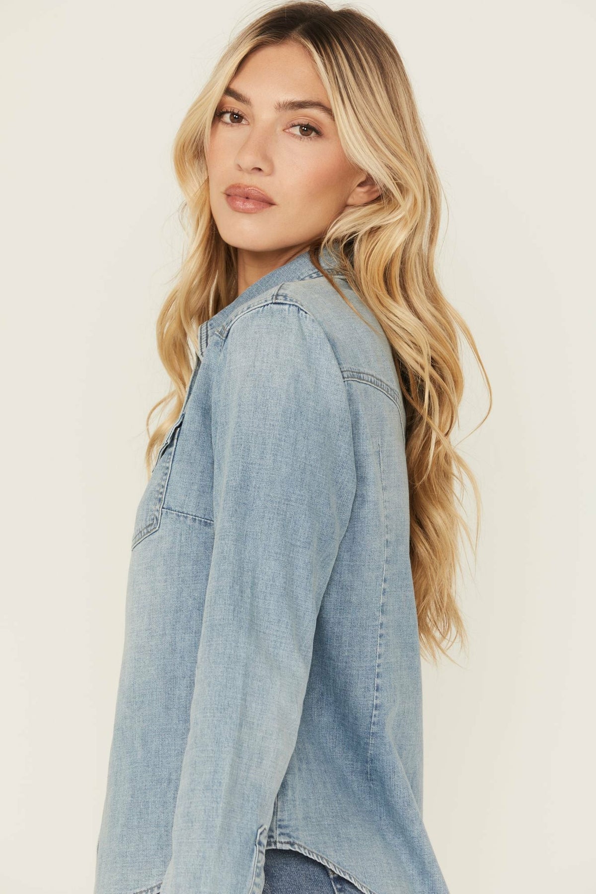 Women Medium Wash Long Sleeve Snap Denim Shirt | Idyllwind