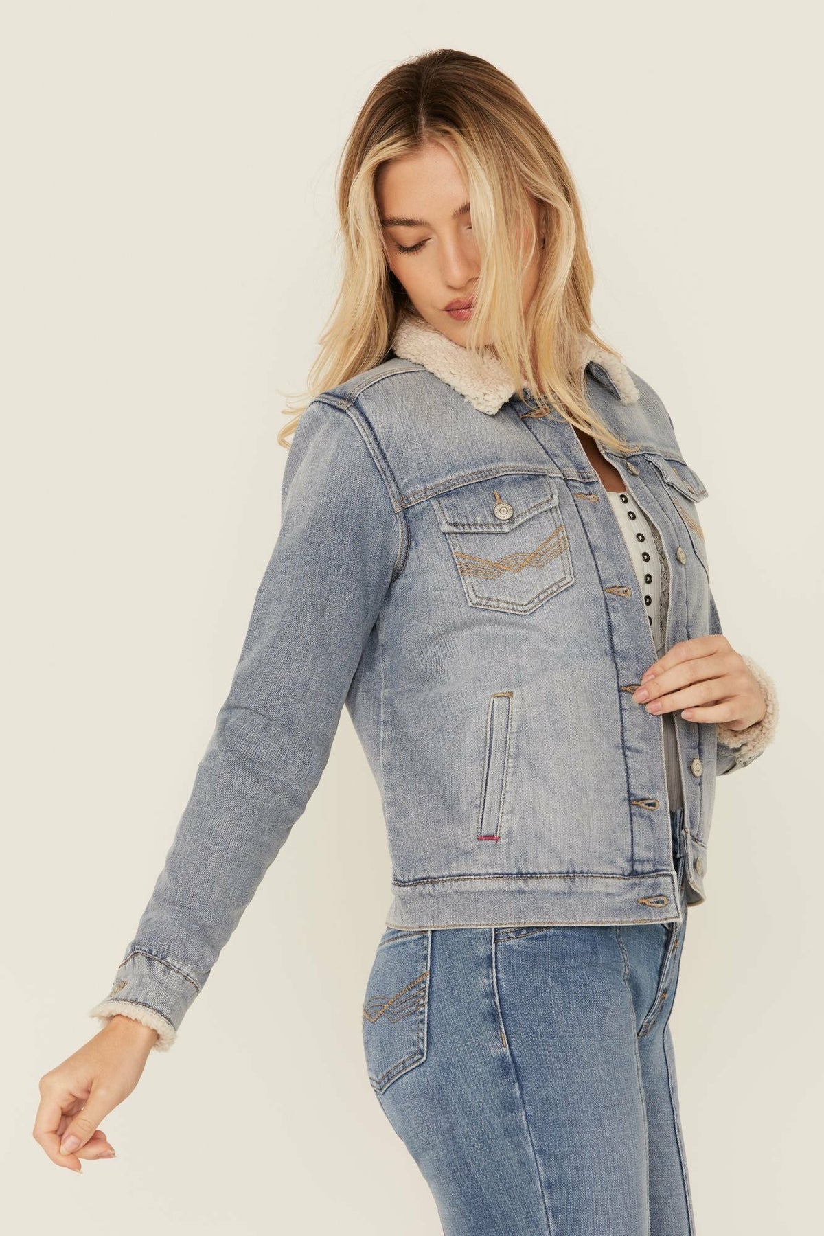 Women Edgewood Sherpa Lined Denim Jacket | Idyllwind