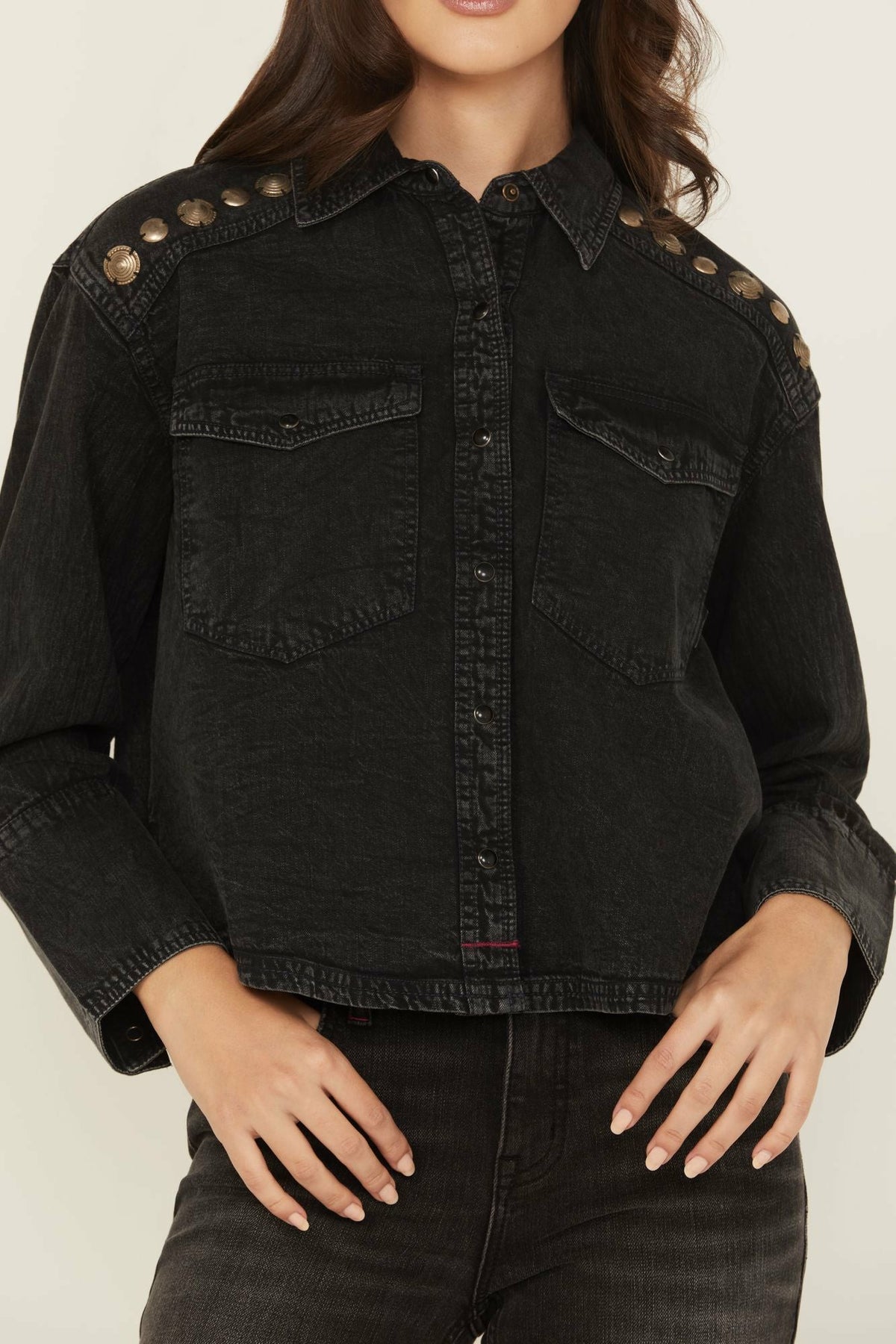 Women Concho Embellished Long Sleeve Snap Western Shirt | Idyllwind