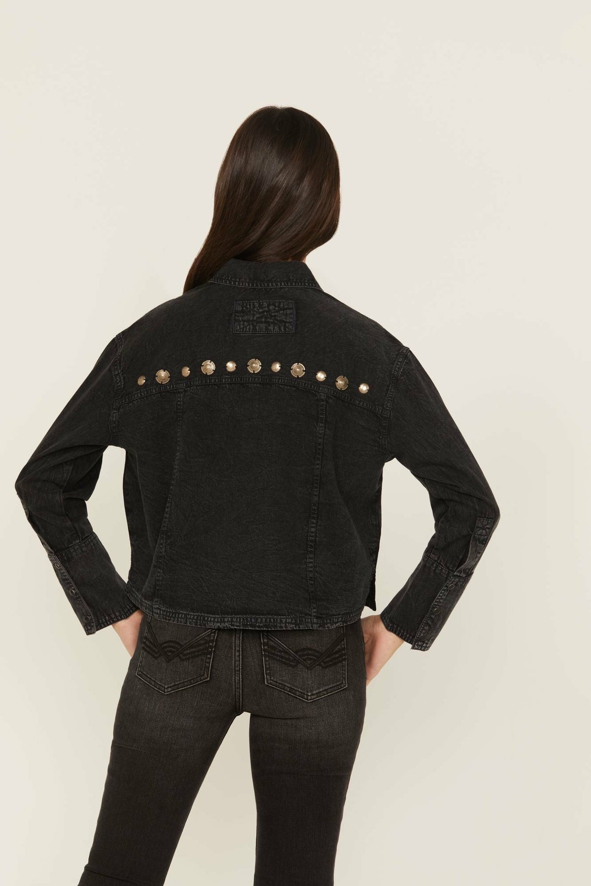Women Concho Embellished Long Sleeve Snap Western Shirt | Idyllwind