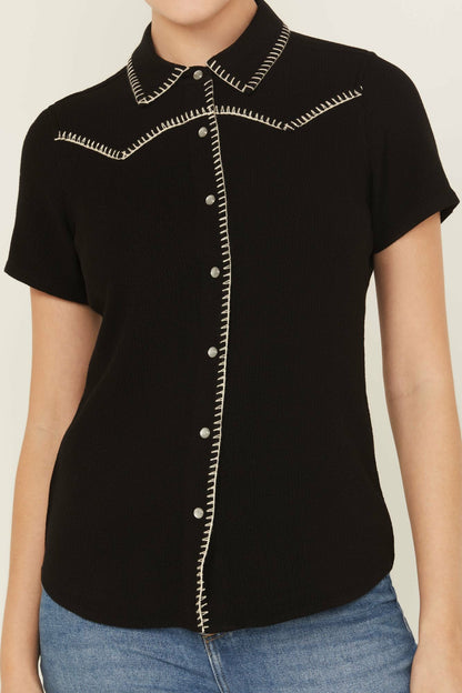 Women Black Featherlight Short Sleeve Snap Stretch Shirt | Idyllwind