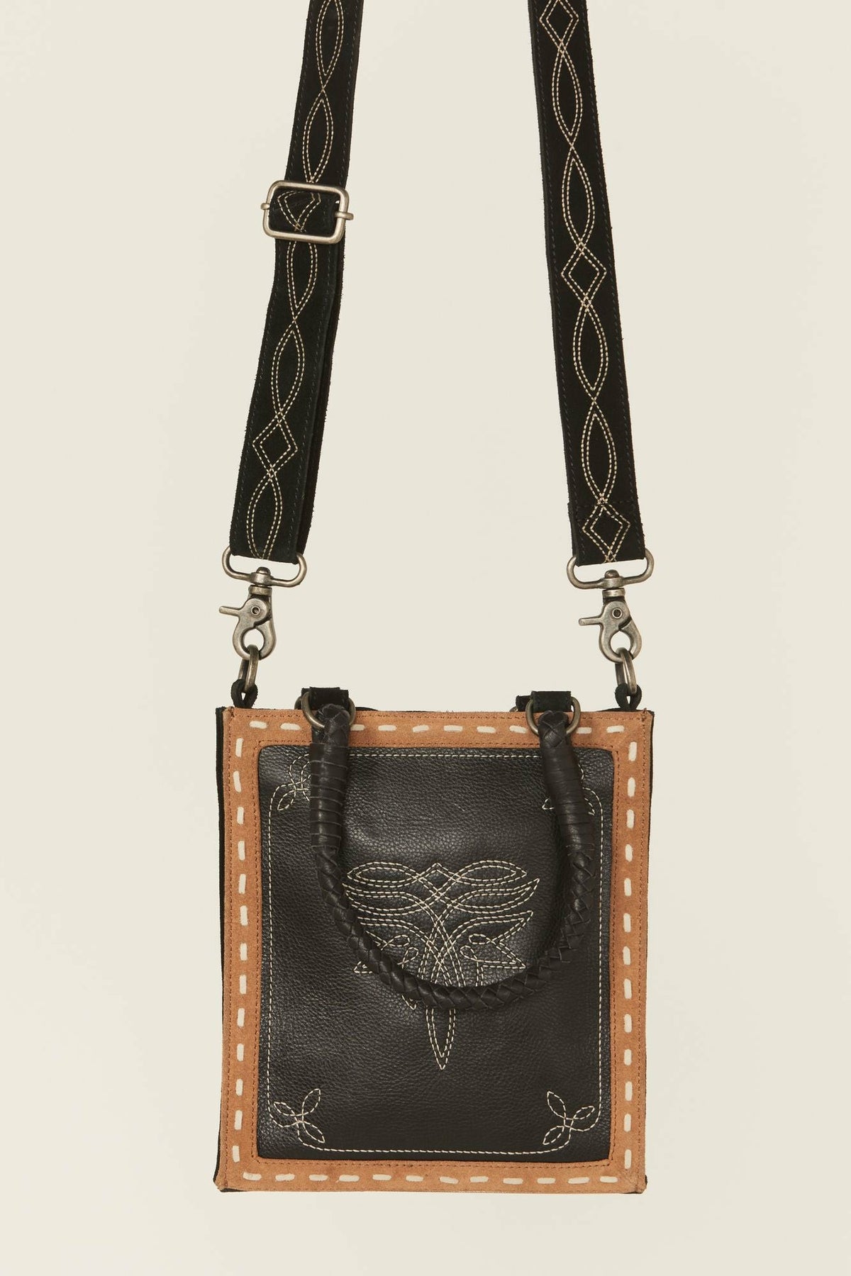 Women Elaine Boot Stitch Crossbody Bag | Idyllwind