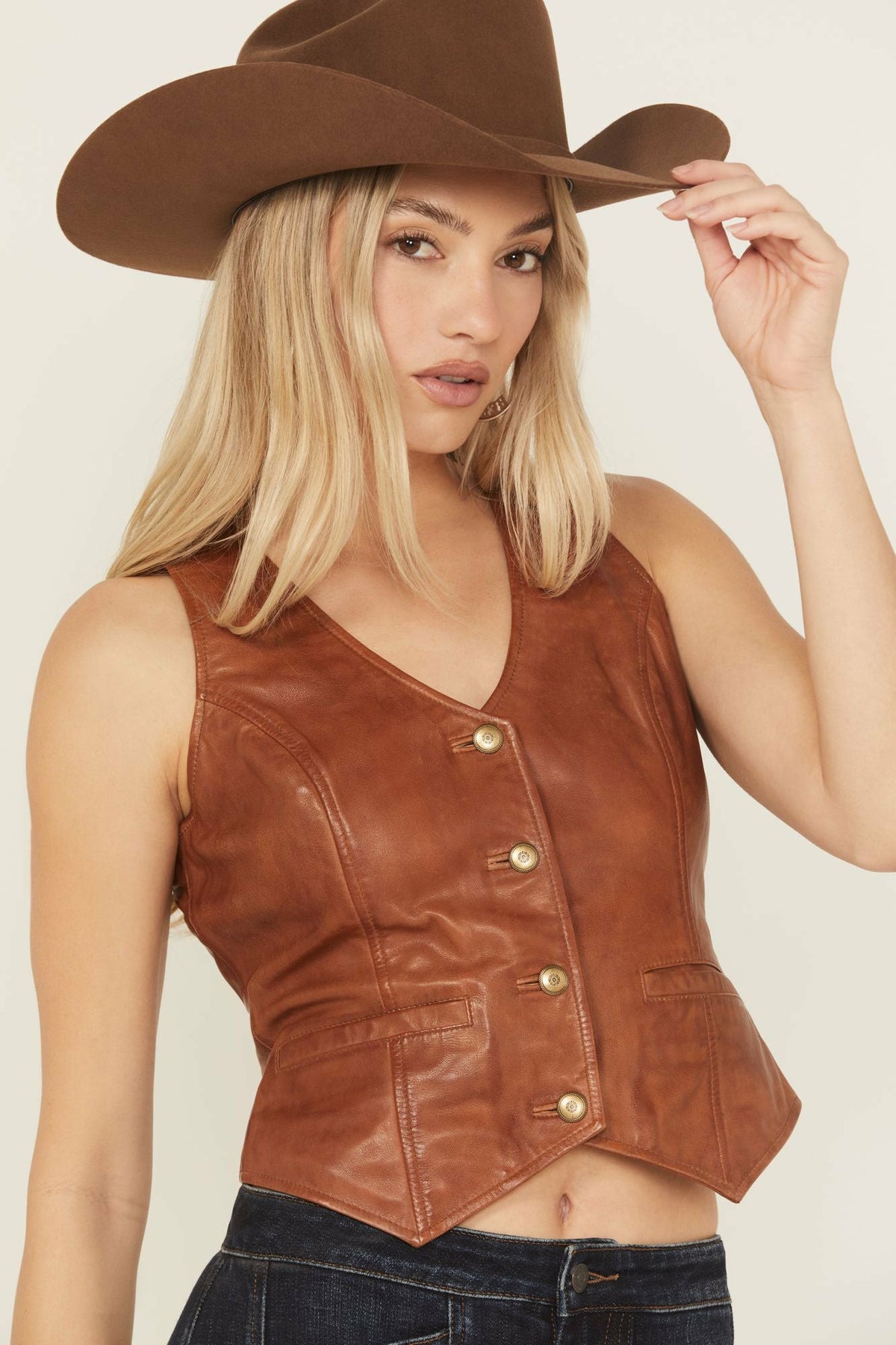 Women Fitted Button-Down Leather Vest | Idyllwind