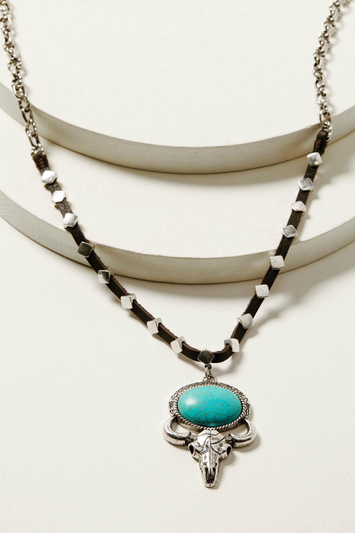 Women Lavergne Turquoise Stone Bull Head Necklace | Idyllwind