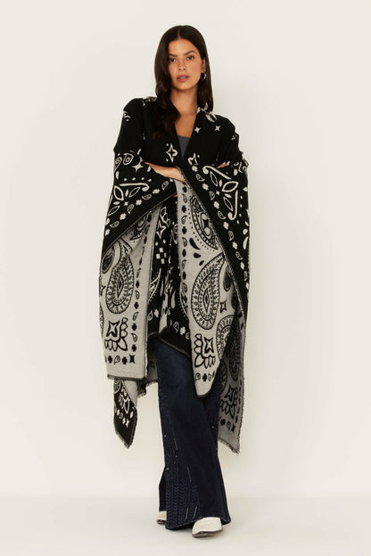 Women Kyle Bandana Print Blanket Shawl | Idyllwind