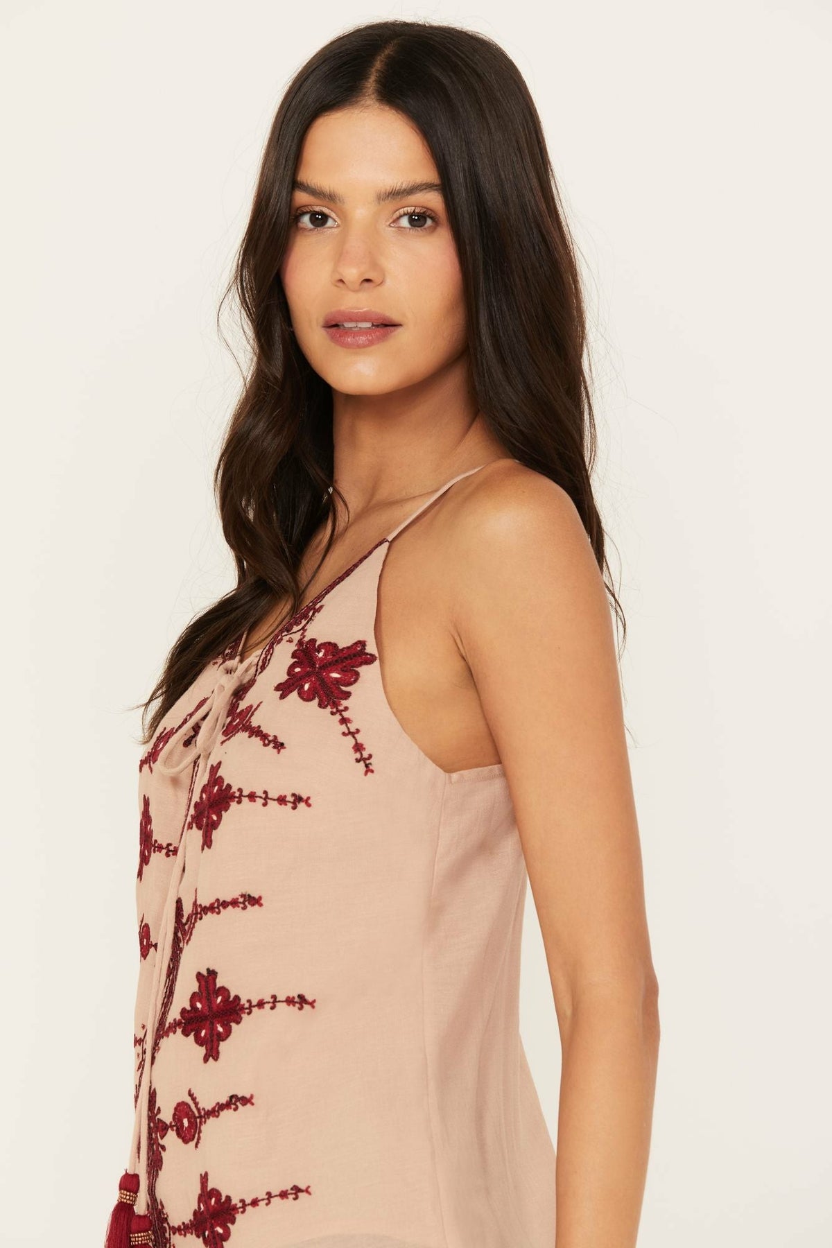 Women Laurel Embroidered Tank | Idyllwind
