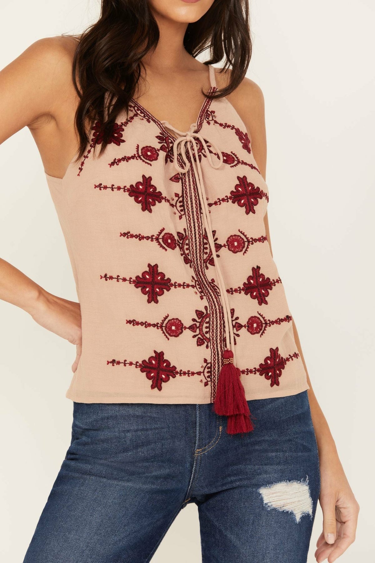 Women Laurel Embroidered Tank | Idyllwind