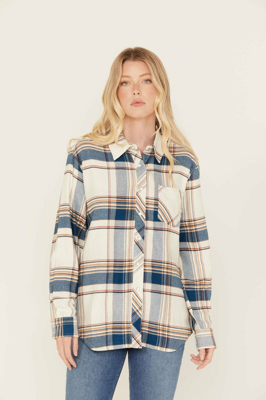 Women Catherine Lightweight Long Sleeve Pearl Snap Flannel Boyfriend Shirt | Idyllwind