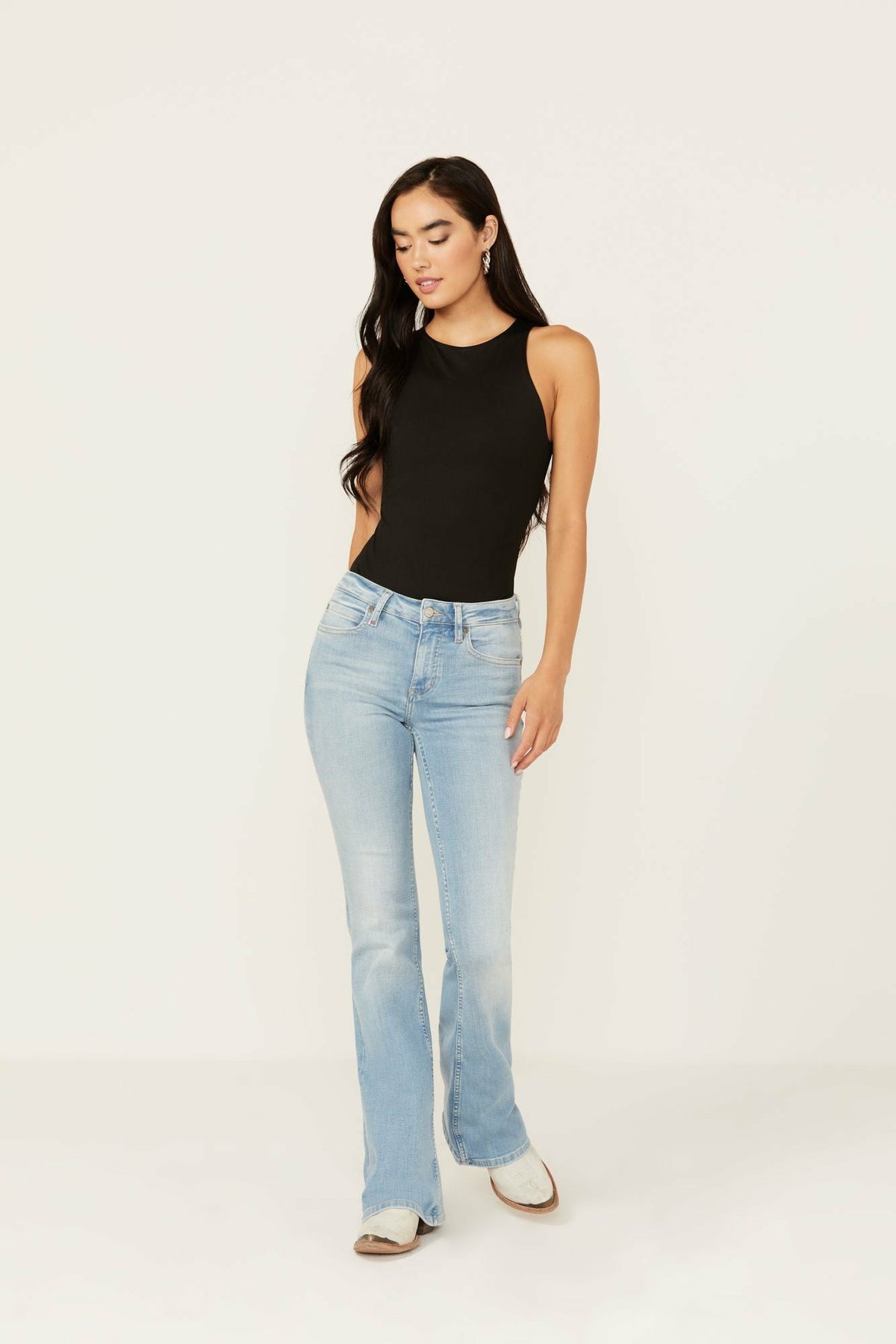 Women Rebel Kinsdale Light Wash Mid Rise Bootcut Jeans | Idyllwind