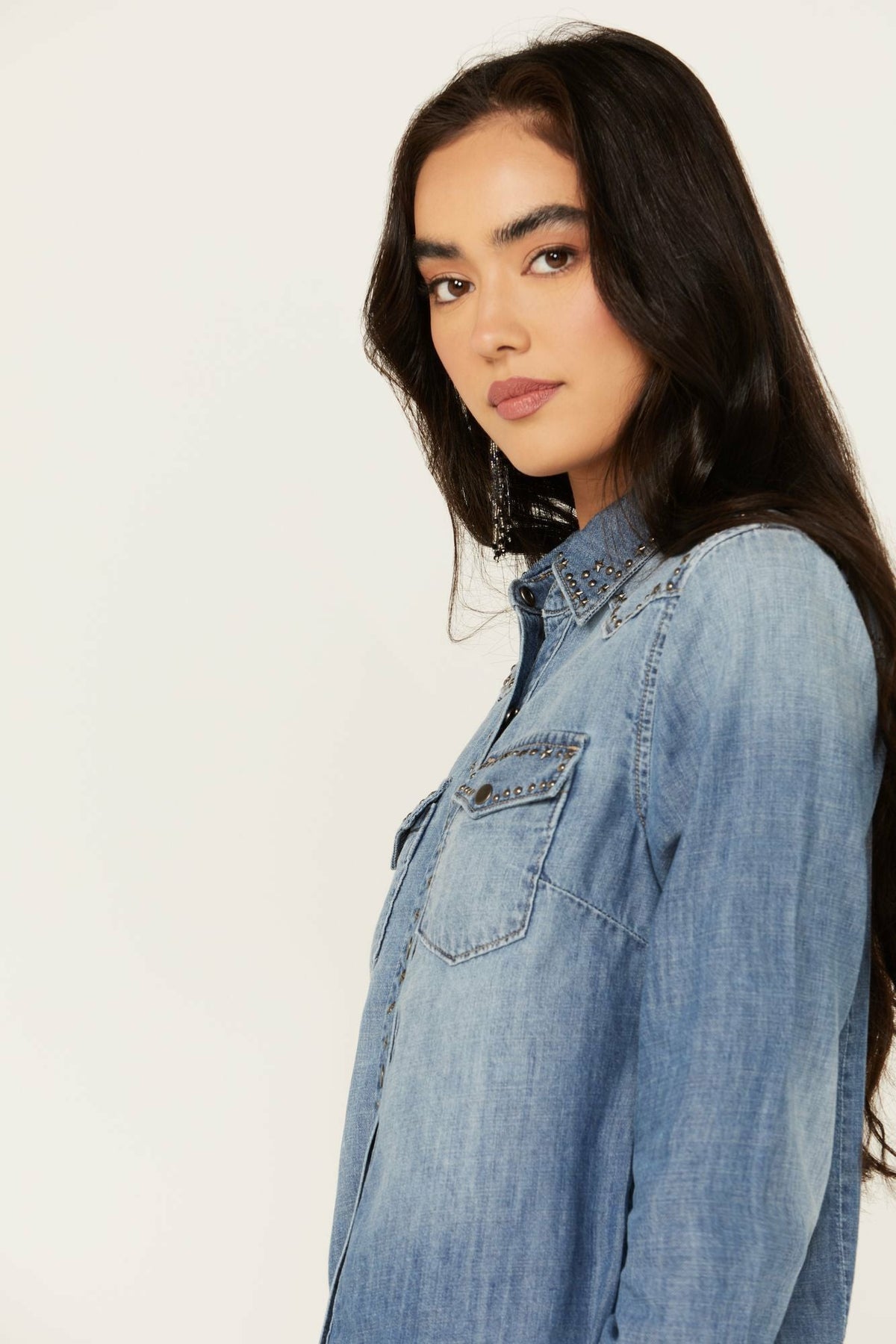 Women Rigid Wayside Studded Chambray Long Sleeve Snap Western Shirt | Idyllwind
