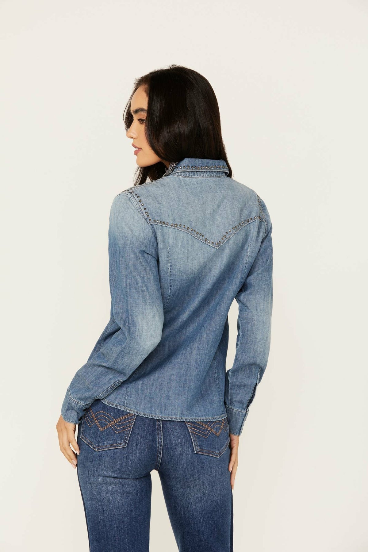 Women Rigid Wayside Studded Chambray Long Sleeve Snap Western Shirt | Idyllwind