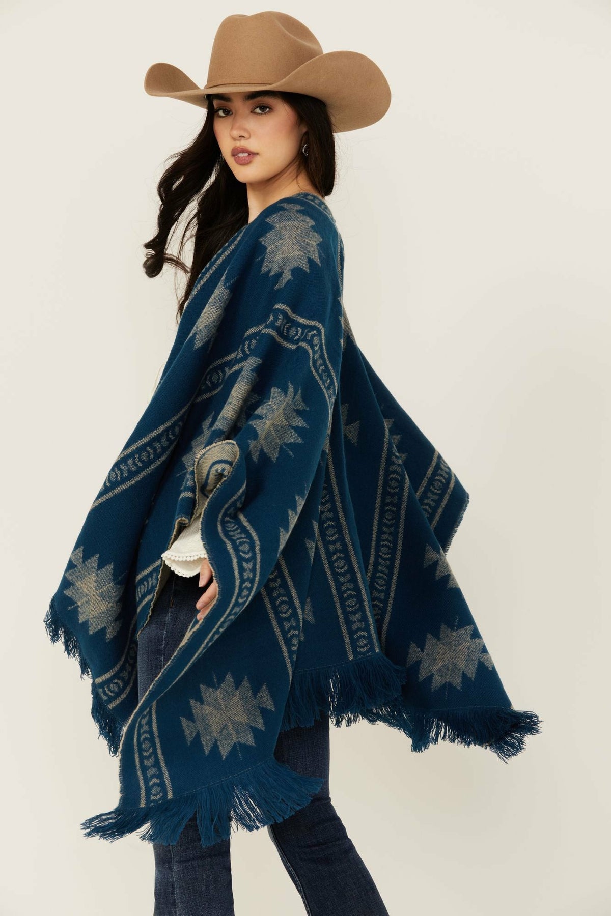 Women Fesslers Reversible Shawl | Idyllwind